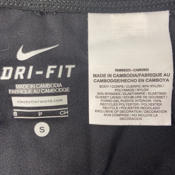 Nike dry fit reflective running leggings. Size small black and gray - Picture 4 of 8